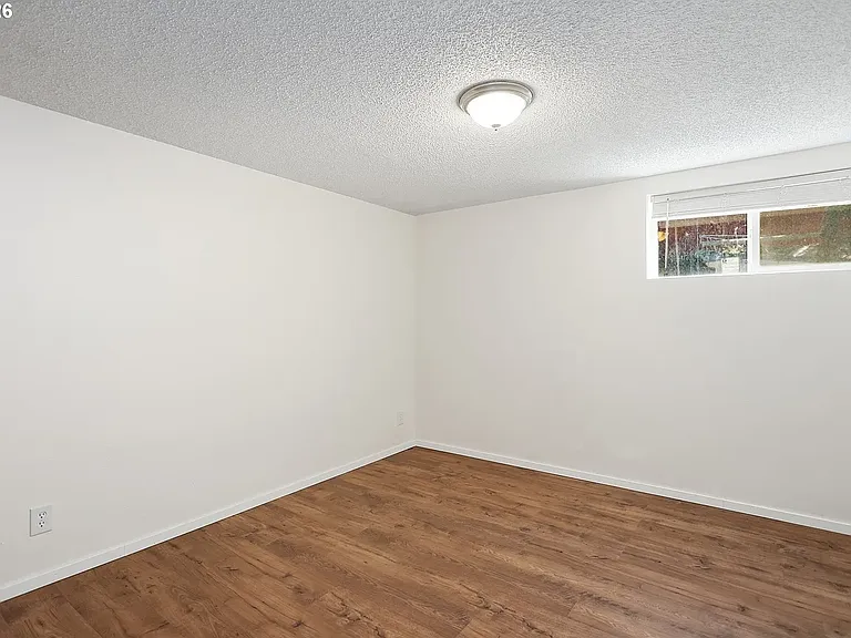 392 Baker Rd — Photo 7