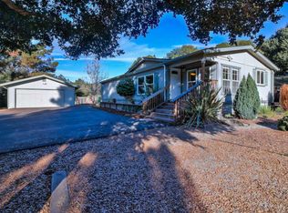 8960 Oak Rd, Salinas, CA 93907