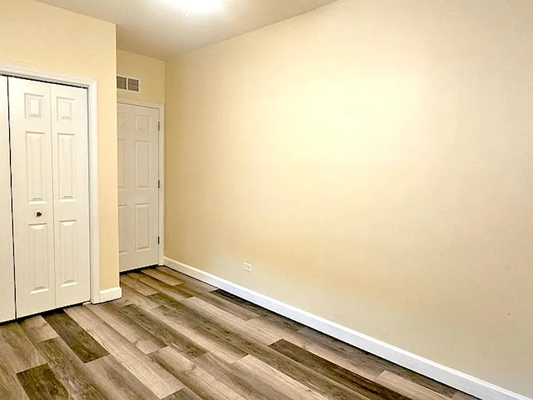 3359 S Ashland Ave — Photo 15
