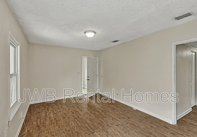7823 Paul Jones Dr — Photo 7