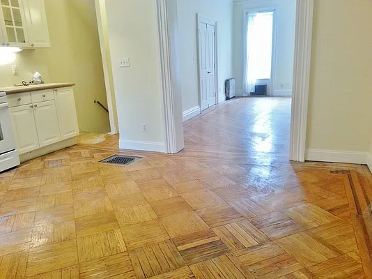 Rented by BLS Realty | media 21