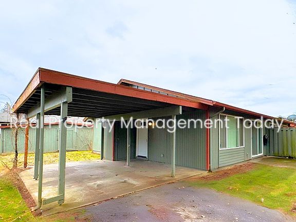 2nd image of 1408-1414 Josephine Ct SE #1412