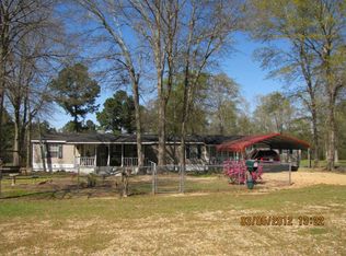 5 Blossom Ln, Lumberton, MS 39455