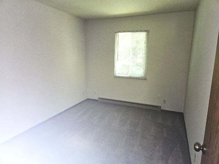 4030 Elmhurst Rd — Photo 11