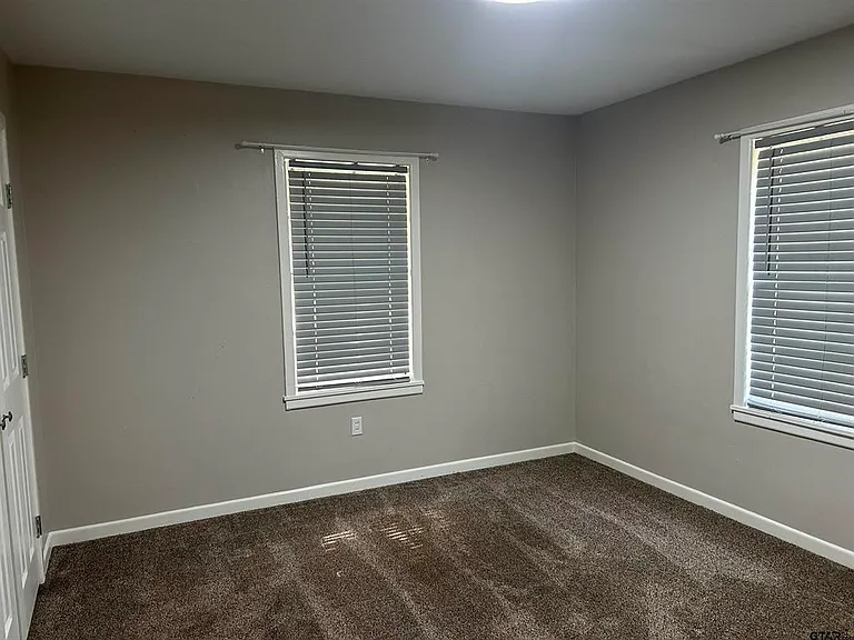 207 Betts Dr — Photo 8