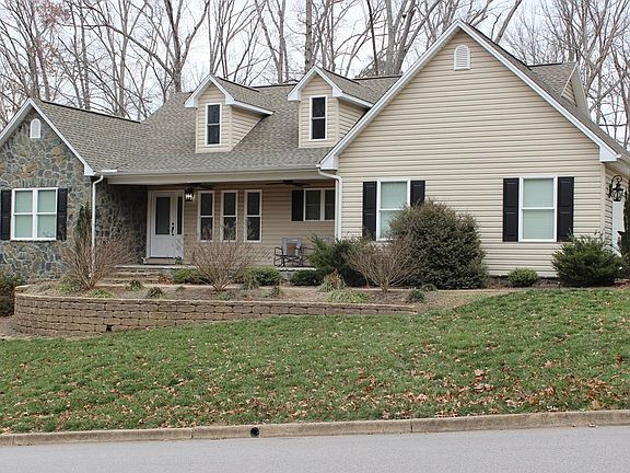 2nd image of 300 River Oak Dr