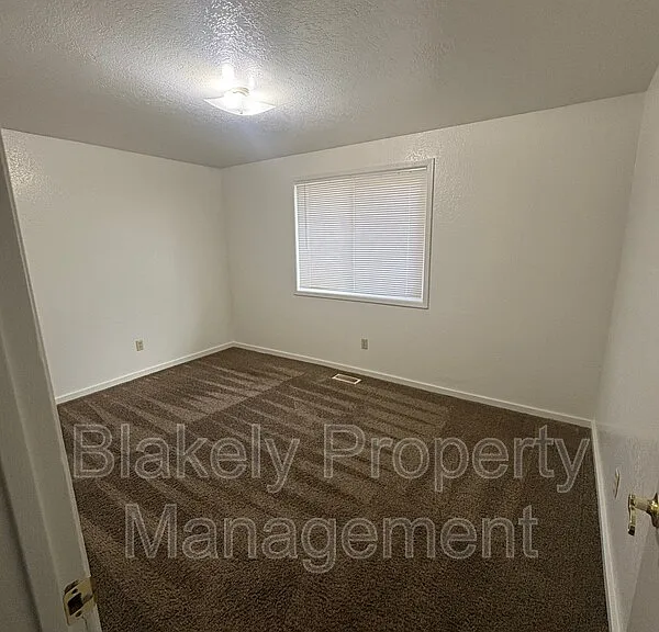 3047 N Linda Vista Ln — Photo 11