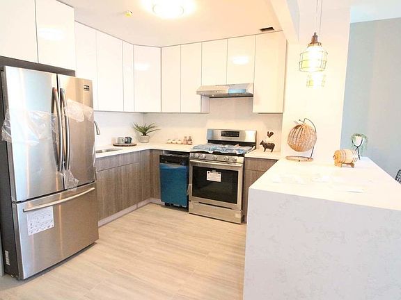 4th image of 6298 Woodhaven Blvd #5N