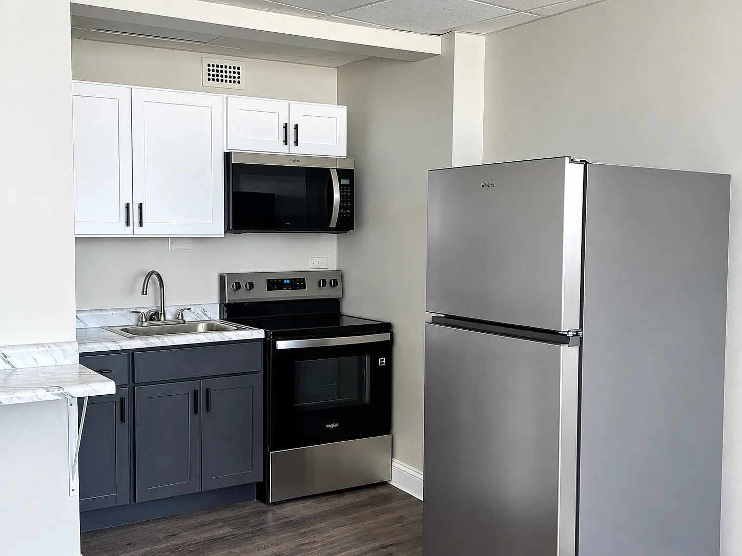 2 bed, $1,810 — Photo 3