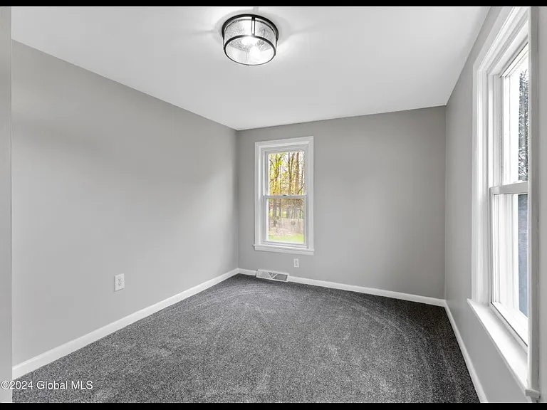 146 Forts Ferry Rd — Photo 8