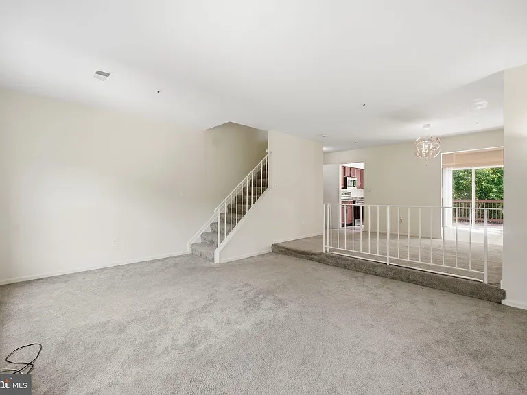 14247 Oxford Dr — Photo 17