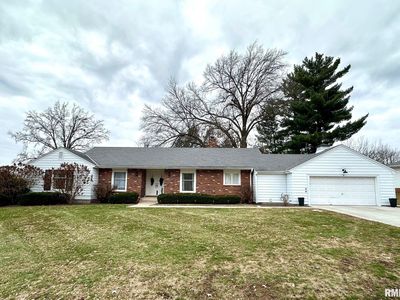 5 Book Ln, Jacksonville, IL, 62650