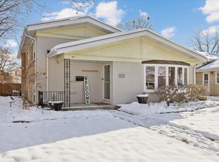 5123 Wolfe Dr, Oak Lawn, IL 60453