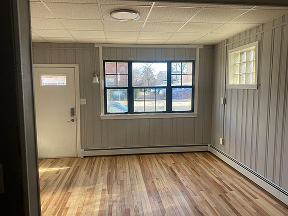 5th image of 219 N Broadway Tpke