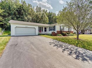 157 Olde Erie Trl, Rochester, NY 14626