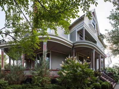 900 W 3rd St, Dubuque, IA, 52001