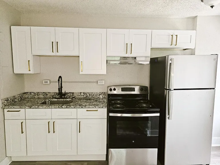 3131 Gilbert Ave — Photo 11