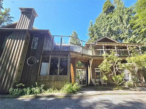 1294 Lynn Rd, Tofino, BC V0R 2Z0