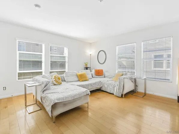 3549 Shoreline Bluff Ln, San Diego, CA 92110