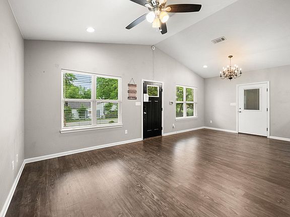 3rd image of 211 N College St