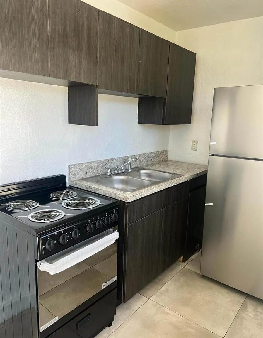 741 Northwest 3rd Avenue, Unit 4 — Photo 3