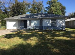 1237 Chevy Chase Dr, Angleton, TX 77515