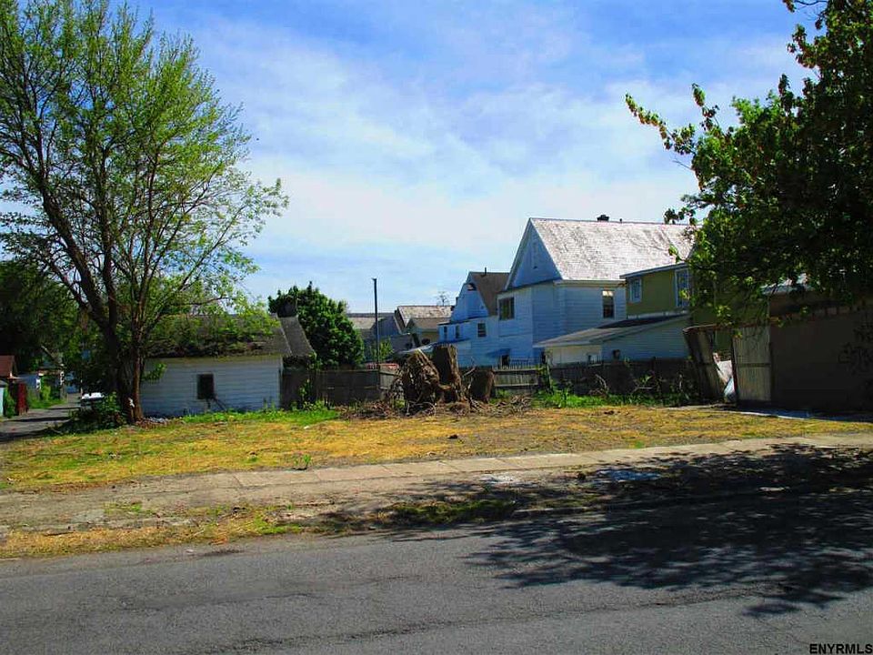 2nd image of 1402 6th Ave