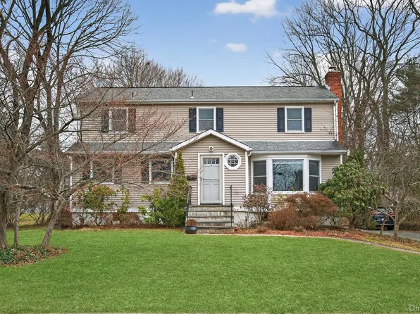 9 Verne Place, Hartsdale, NY 10530