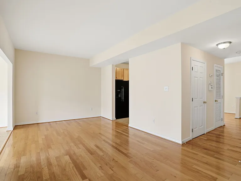 7402 Willow Crossing Ter — Photo 14