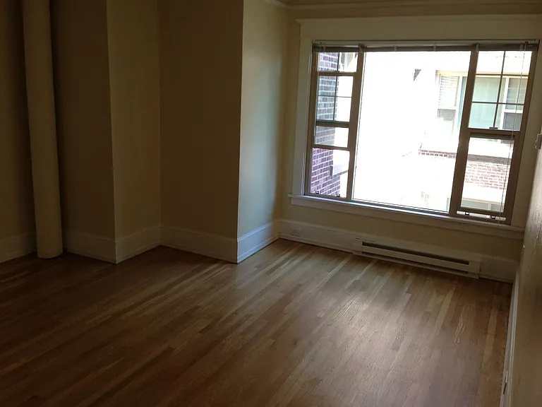 Del Roy Apartments — Photo 17