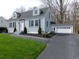 10 Maplevale Ct, East Haven, CT 06512