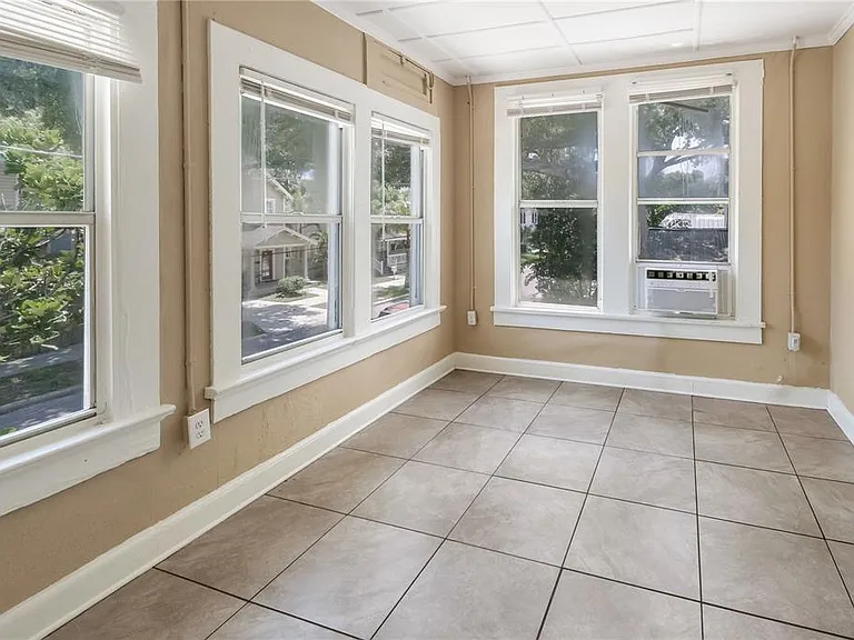 418 E Amelia Ave #C — Photo 9