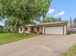 15628 Harmony Ct, Apple Valley, MN 55124
