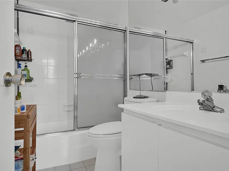 905 Brickell Bay Dr #1121 — Photo 10