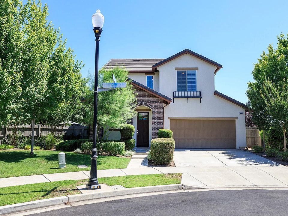 1st image of 1483 Lily Ln
