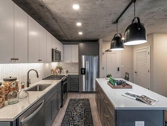 3rd image of 156 W Superior St APT 402