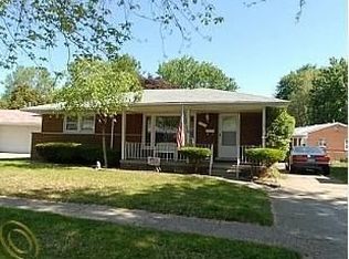 8326 Whitefield St, Dearborn Heights, MI 48127