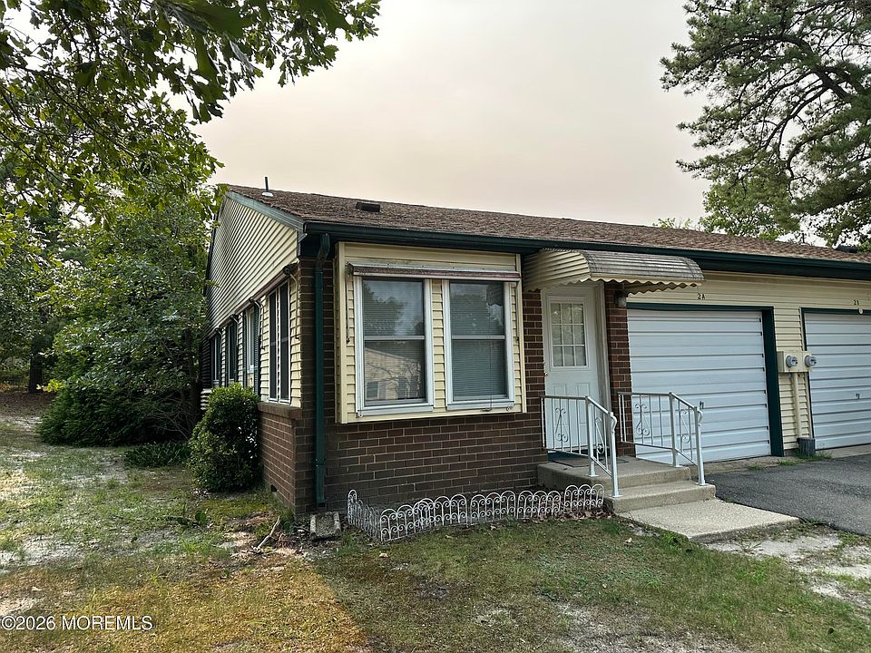 1st image of 2 Fallbrook St #52