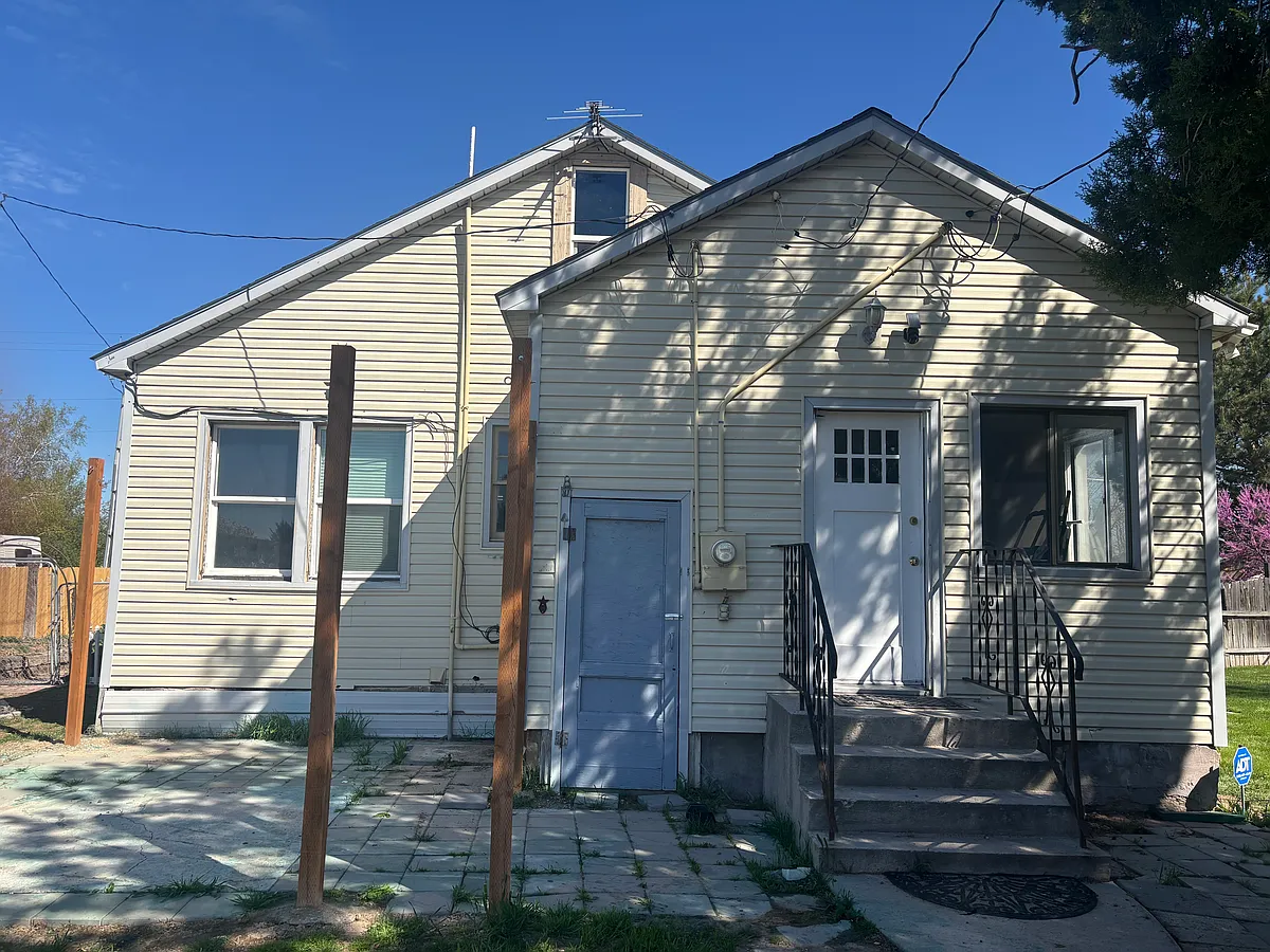 Building Photo - 2827 N Linder Rd