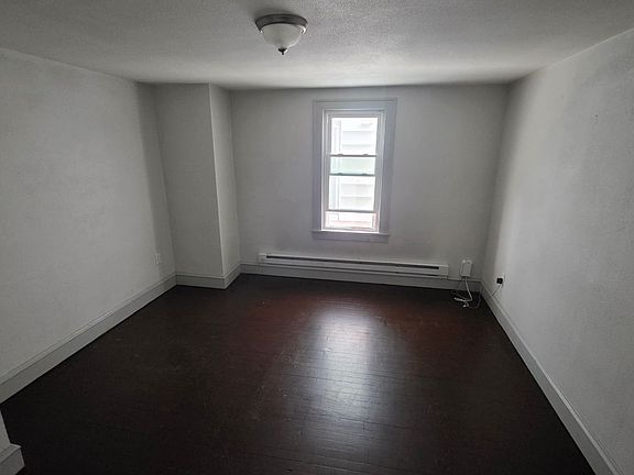 5th image of 233 E Ridge St