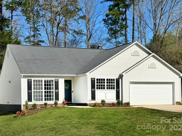 2146 Mallard Green Pl, Charlotte, NC 28262