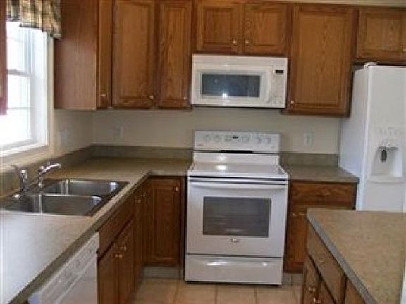 4th image of 73 Brookstone Ln Unit 73