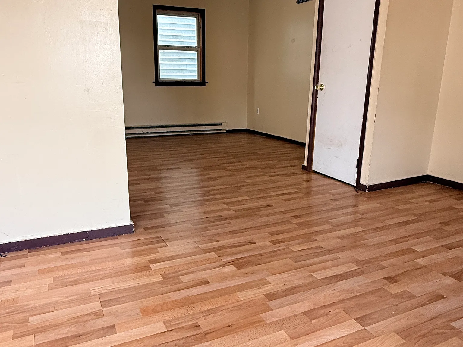 3 bed, 800 sqft, $900 — Photo 3
