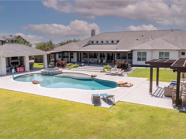 4718 Miramont Cir, Bryan, TX 77802