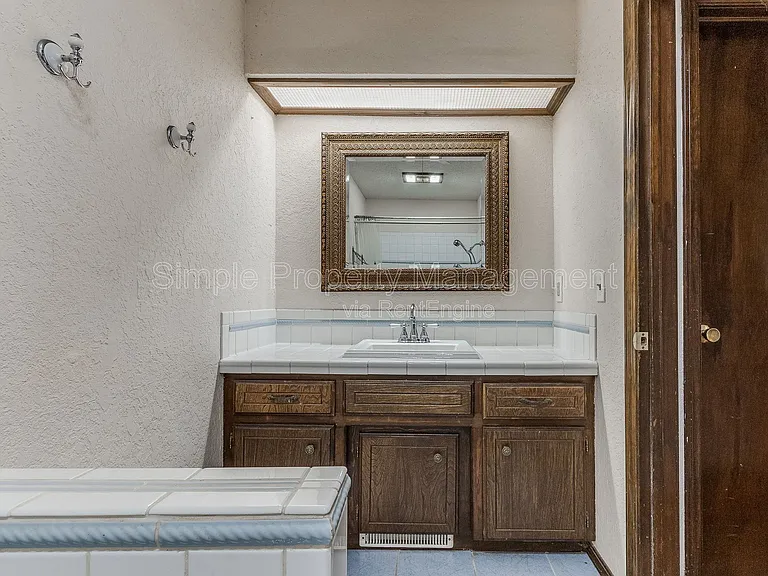 18916 Dave Dr — Photo 23