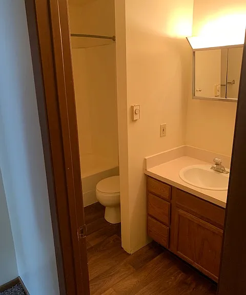 Redkey Apartments — Photo 8