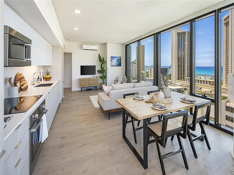 Lilia Waikiki — Photo 21