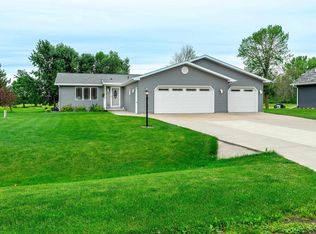 9515 Laura Ln, Winneconne, WI 54986