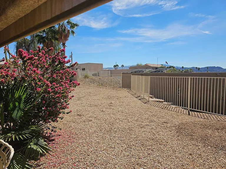 705 Armour Dr — Photo 16