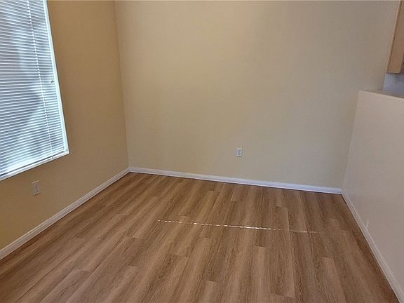 4th image of 1820 N Jones Blvd